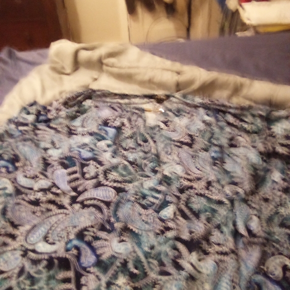 Shirt pants and leggings - Picture 9 of 17